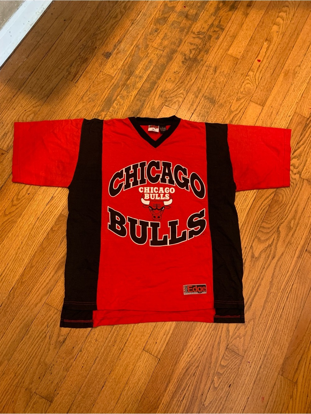 Vintage 1997 Chicago Bulls V Neck Shirt